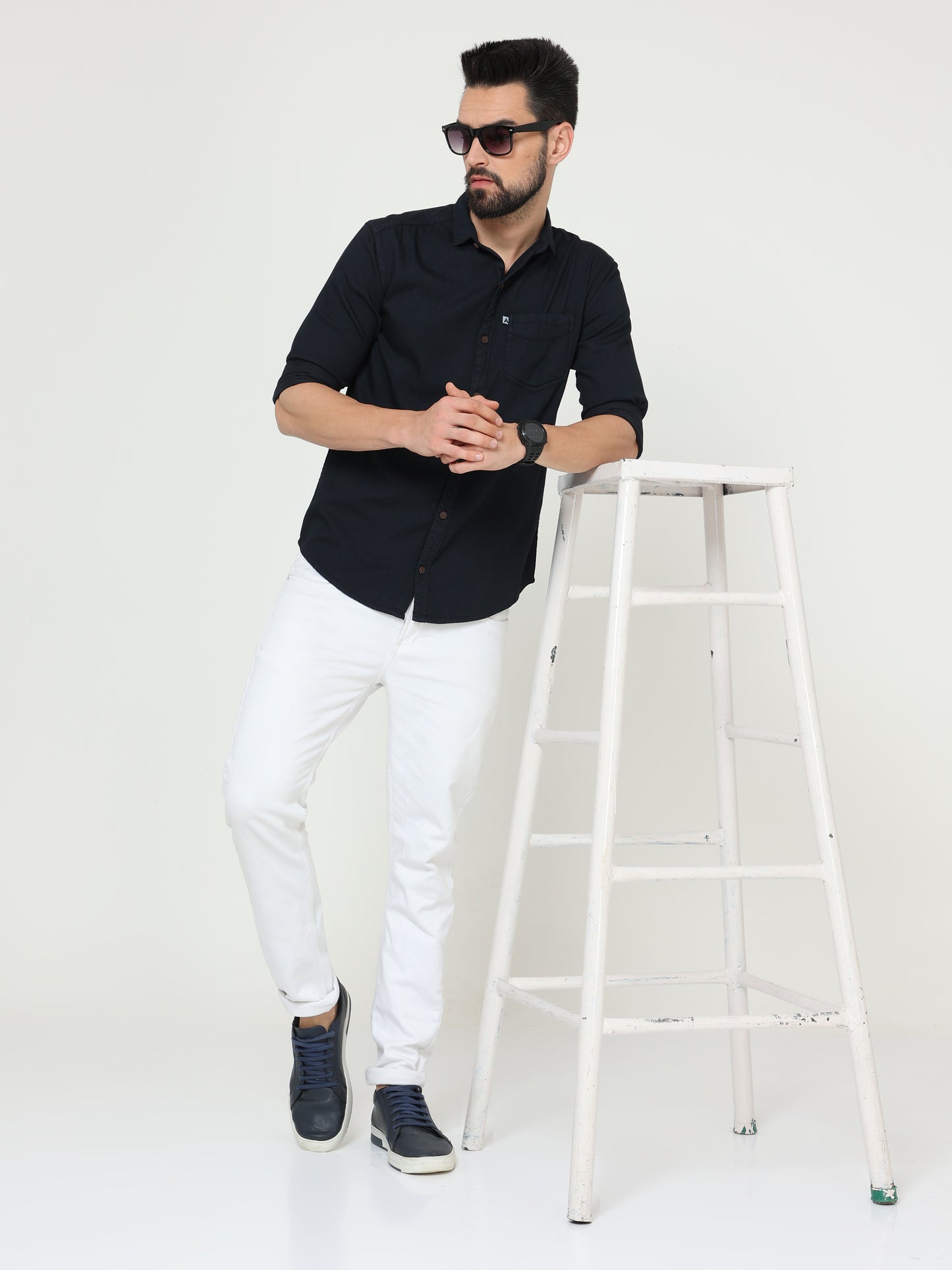 Solid Plain Single Pocket Cut Away Collor Denim Full Sleeve Shirt For Men