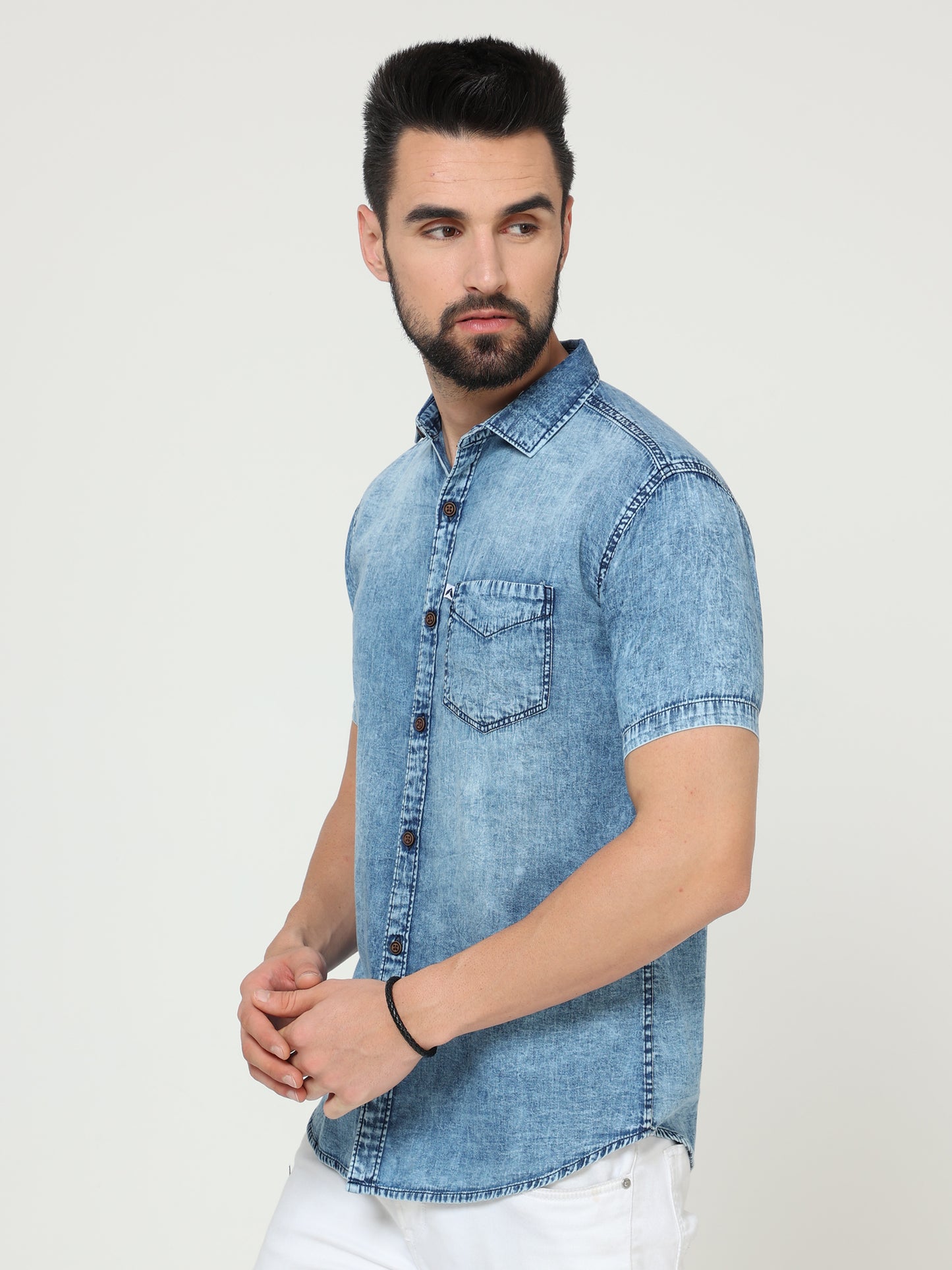 Heavy Washed Single Pocket Cut Away Collor Mens Half Sleeve Denim Shirt