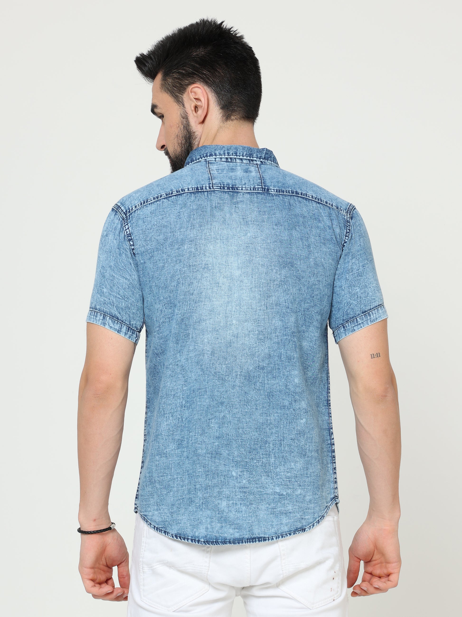 Heavy Washed Single Pocket Cut Away Collor Mens Half Sleeve Denim Shirt