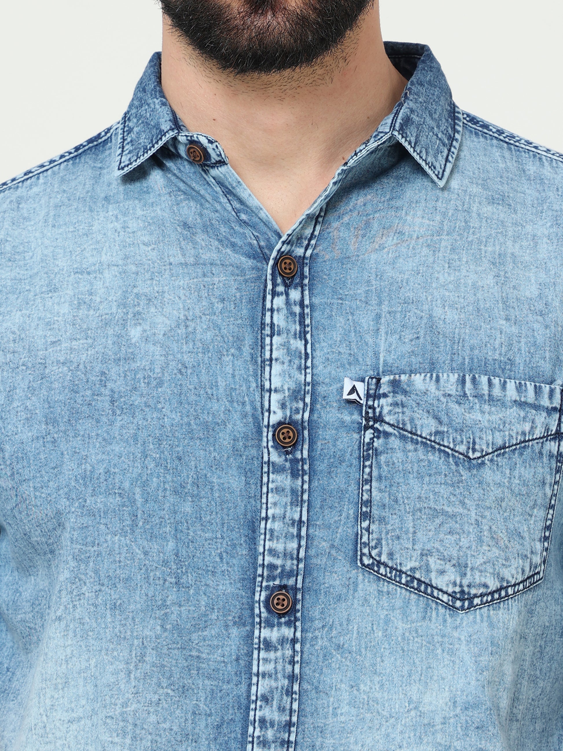 Heavy Washed Single Pocket Cut Away Collor Mens Half Sleeve Denim Shirt