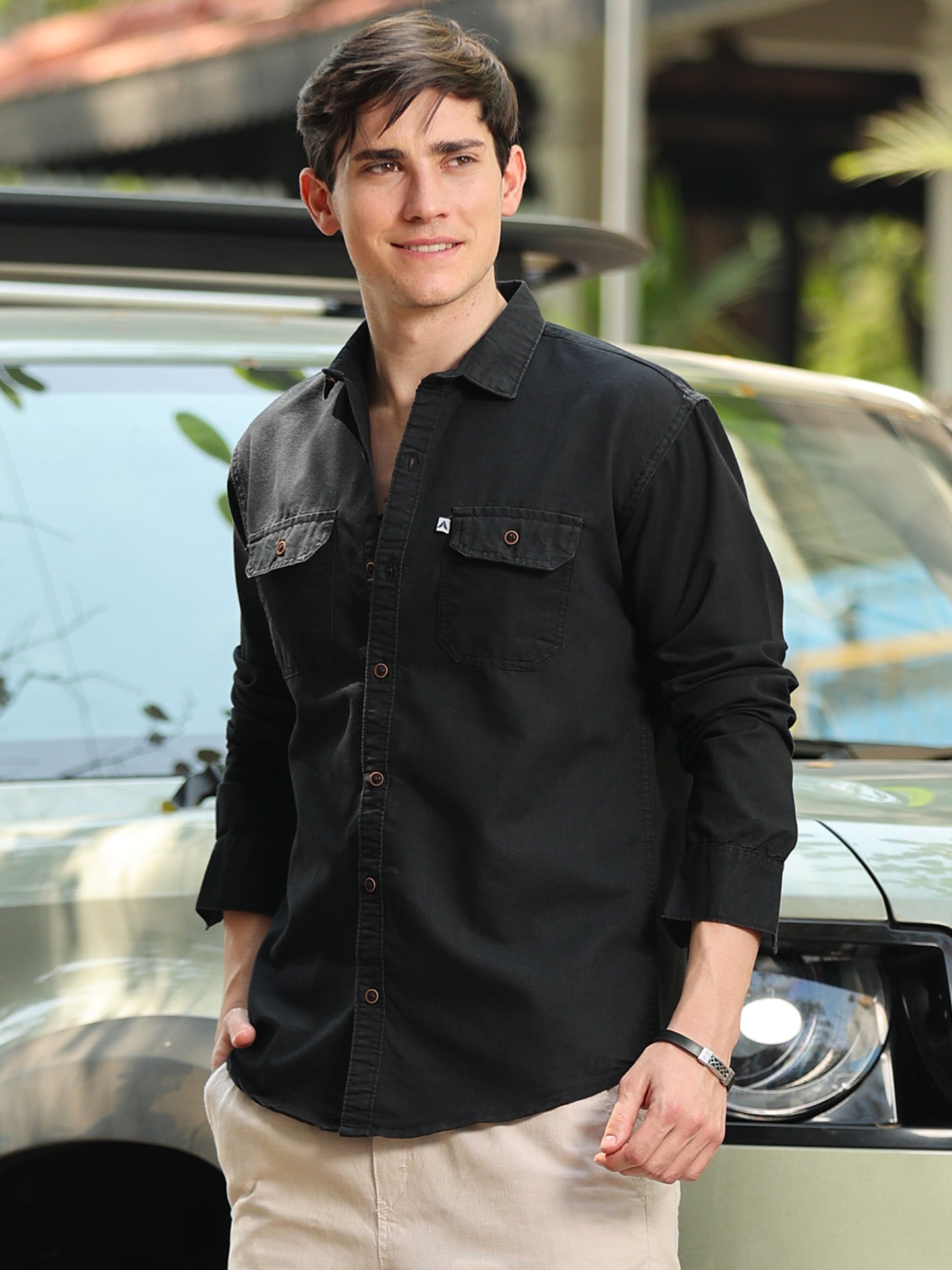 Solid Plain Double Pocket Cut Away Collor Denim Shirt For Men