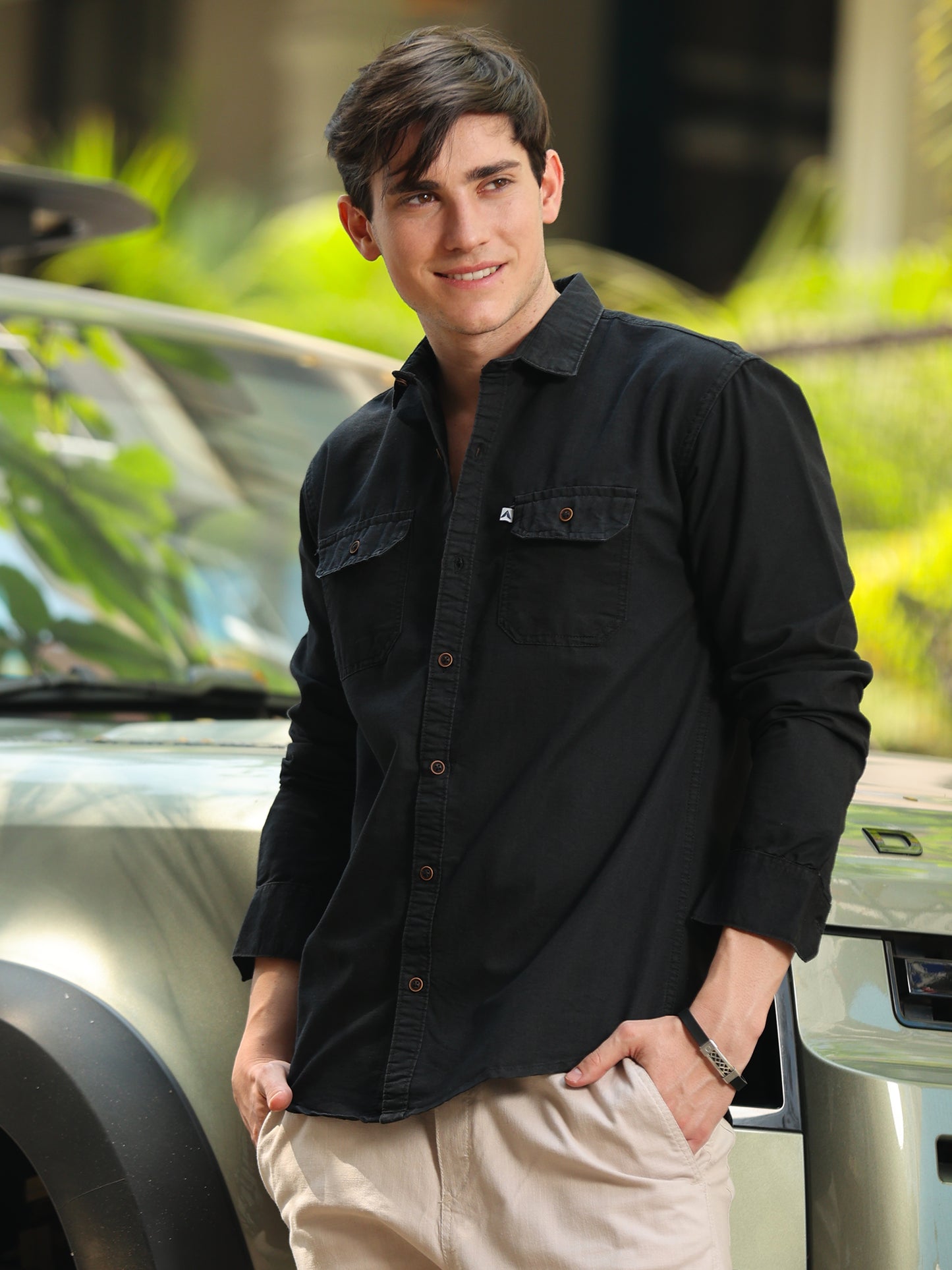 Solid Plain Double Pocket Cut Away Collor Denim Shirt For Men