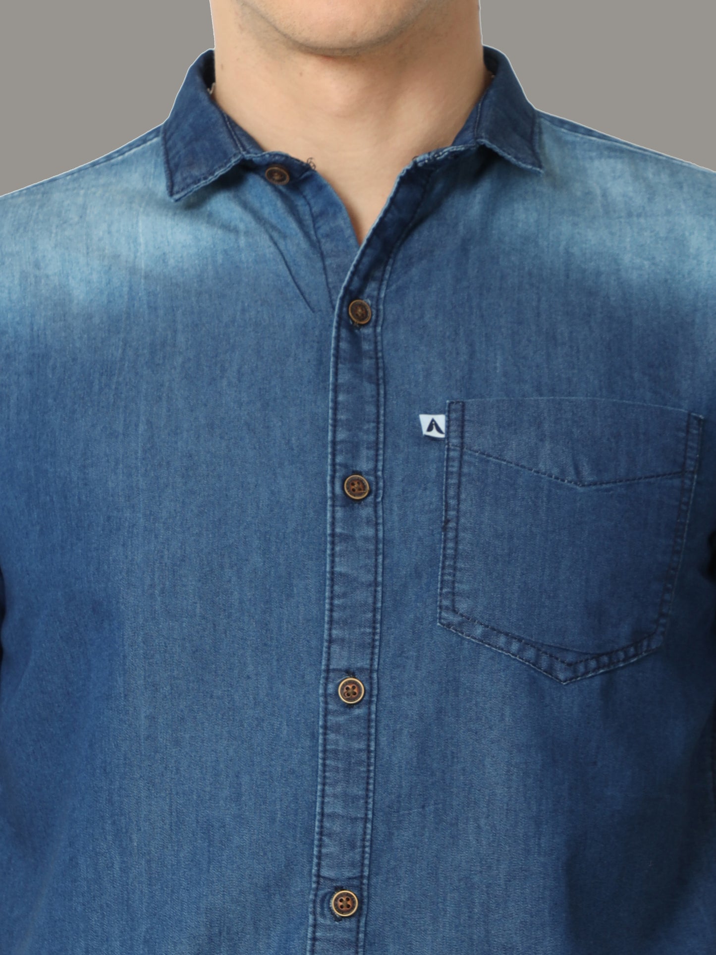 Single Pocket Mens Shaded Denim Cut Away Collor for Men