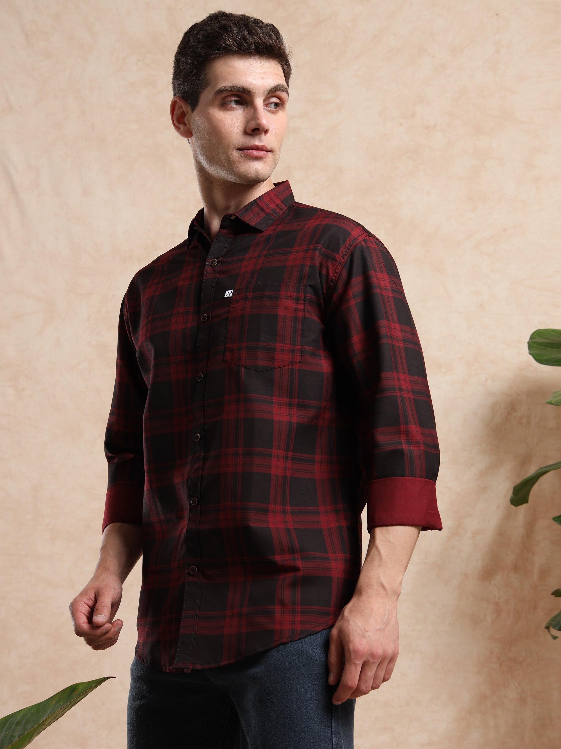 men’s red and black plaid shirt