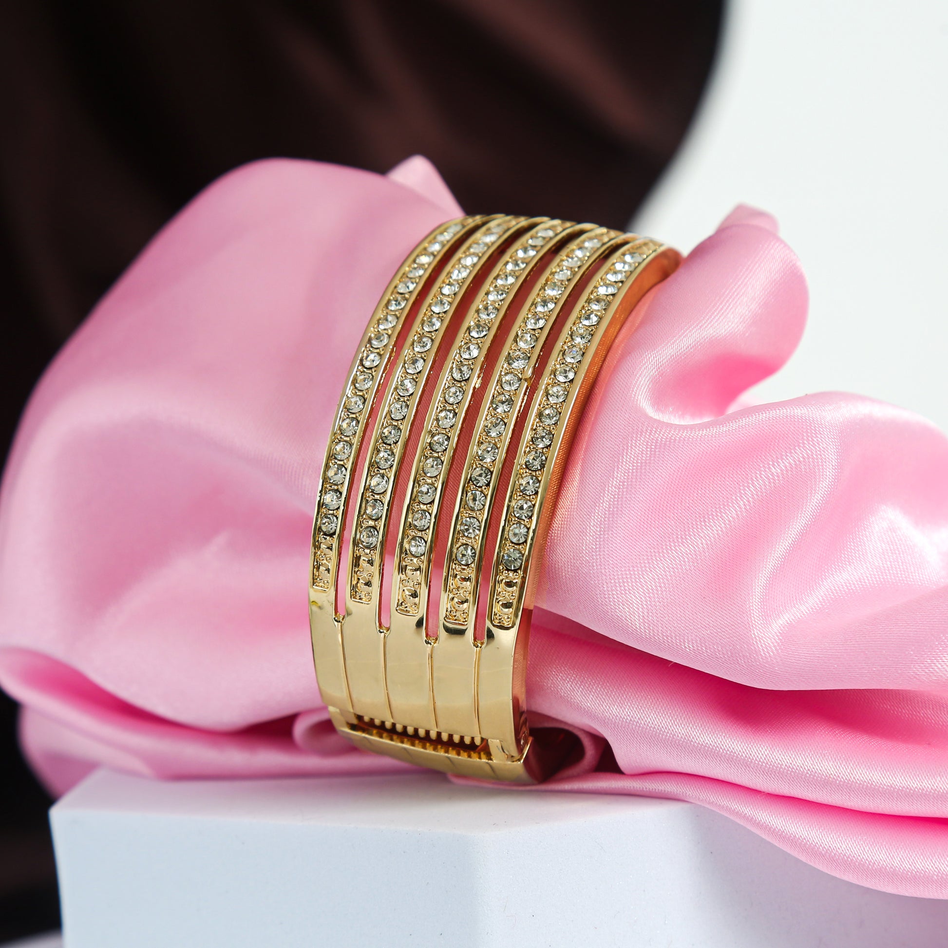 Elegant gold-plated multi-row zircon bracelet