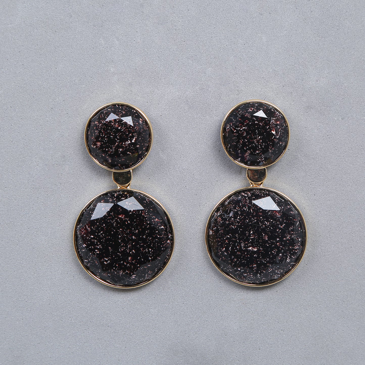 Elegant black glitter resin double round earrings with golden frame
