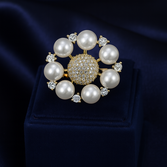 Elegant gold-plated pearl and zirconic stone ring