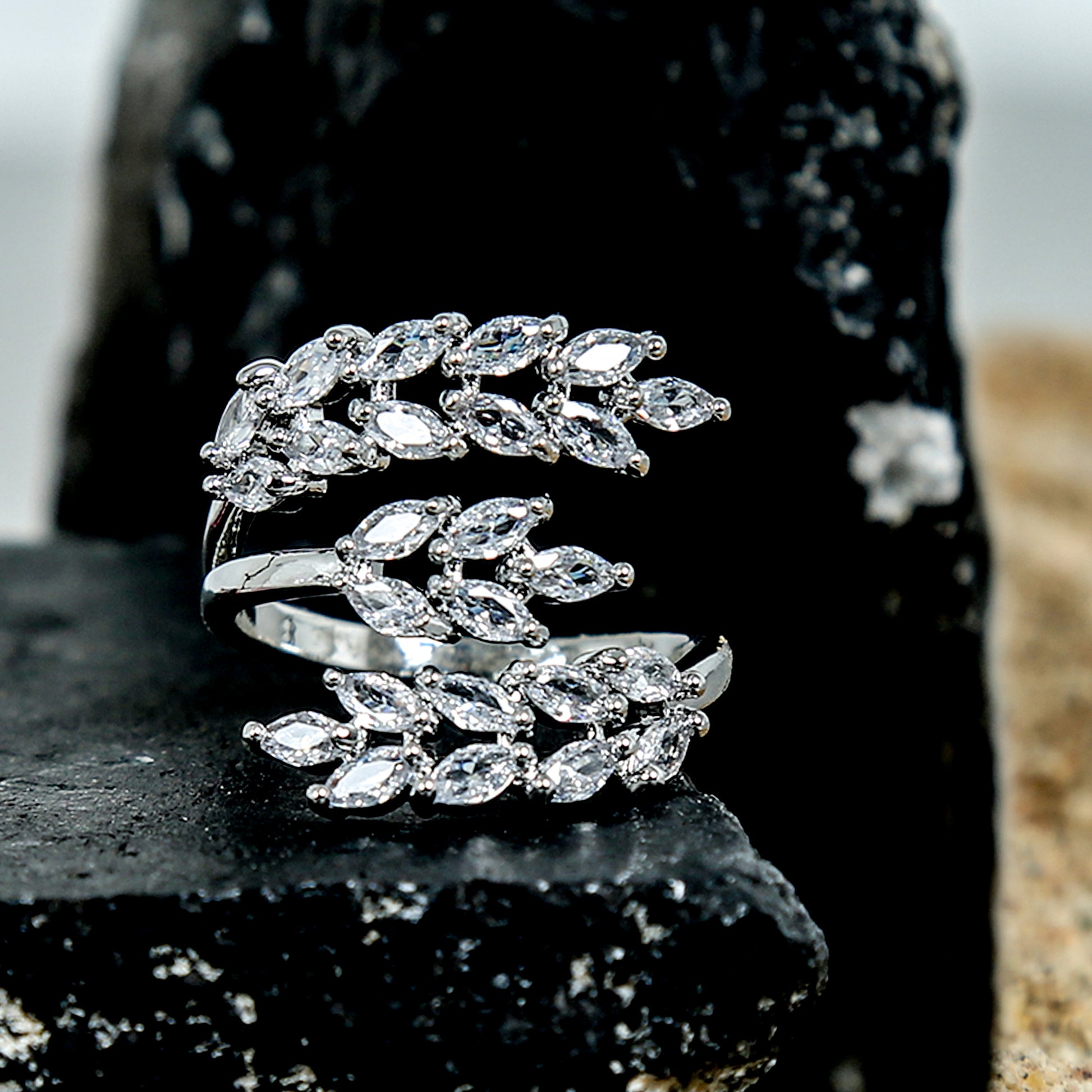 Sparkling silver zirconic leaf wrap ring