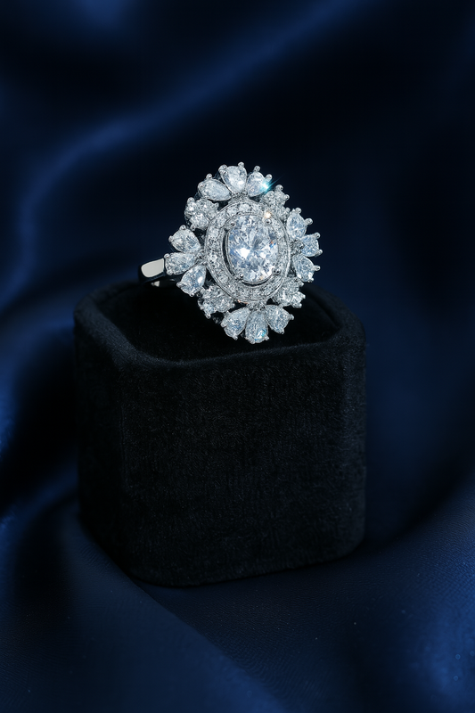 Luxury zirconic stone flower halo ring with sparkling silver setting