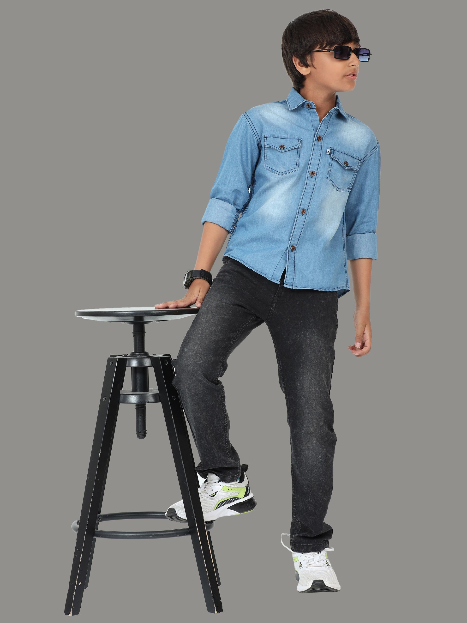 Light Shade Double Pocket Cut Away Collor Denim Full Shirt For Boys