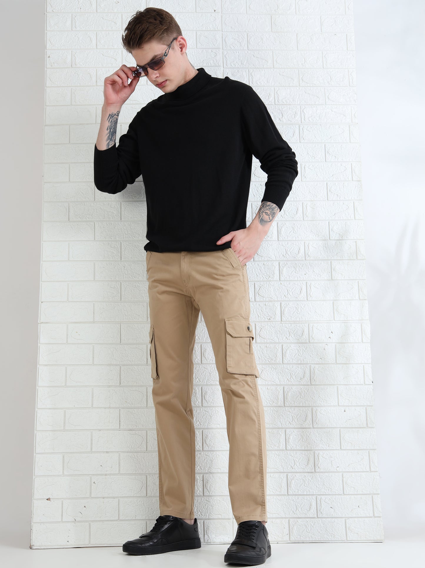 Men's slim fit khaki cotton cargo trousers