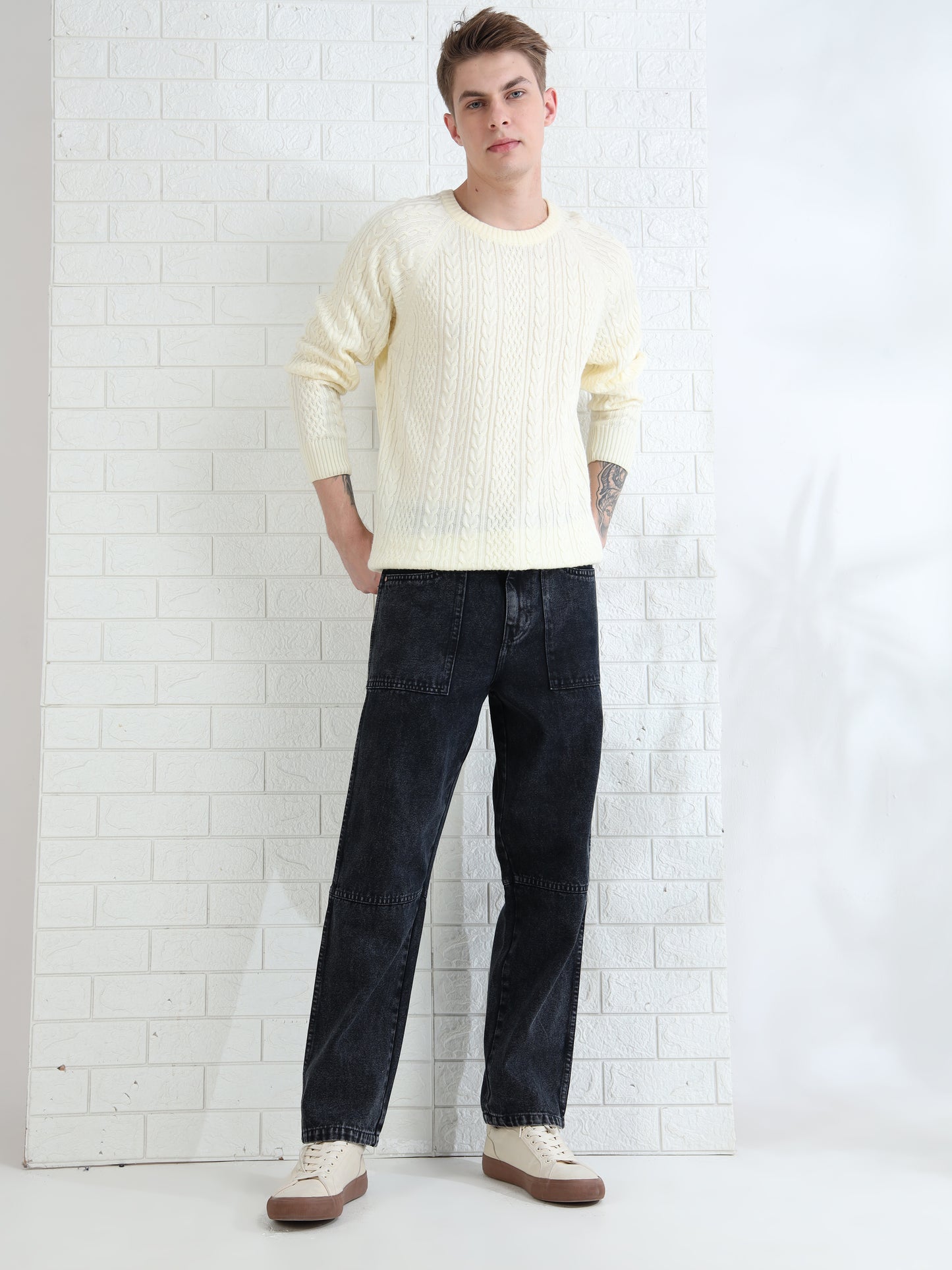 Stylish men's dark grey jeans with relaxed fit and faded wash effect