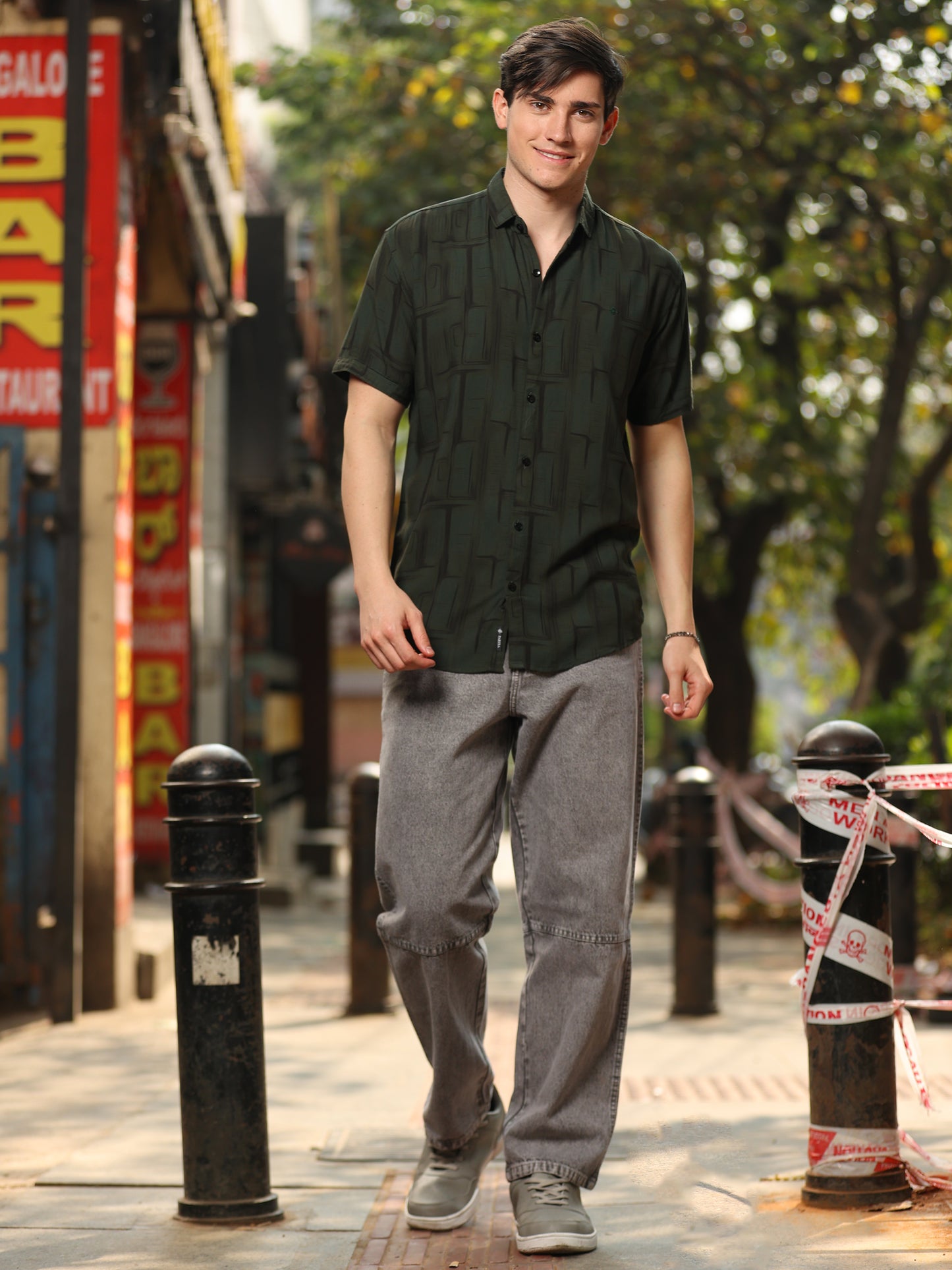 Men's summer wear green short sleeve shirt with stylish pattern and soft fabric
