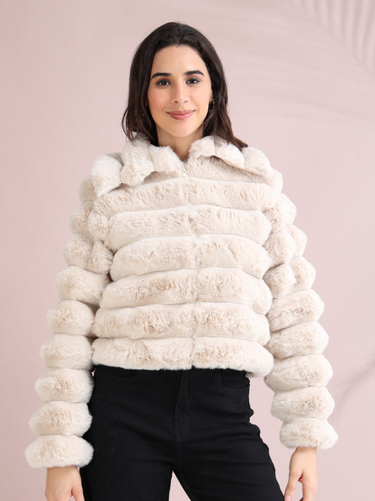 Women’s beige faux fur puffer jacket with zip closure and ribbed sleeves
