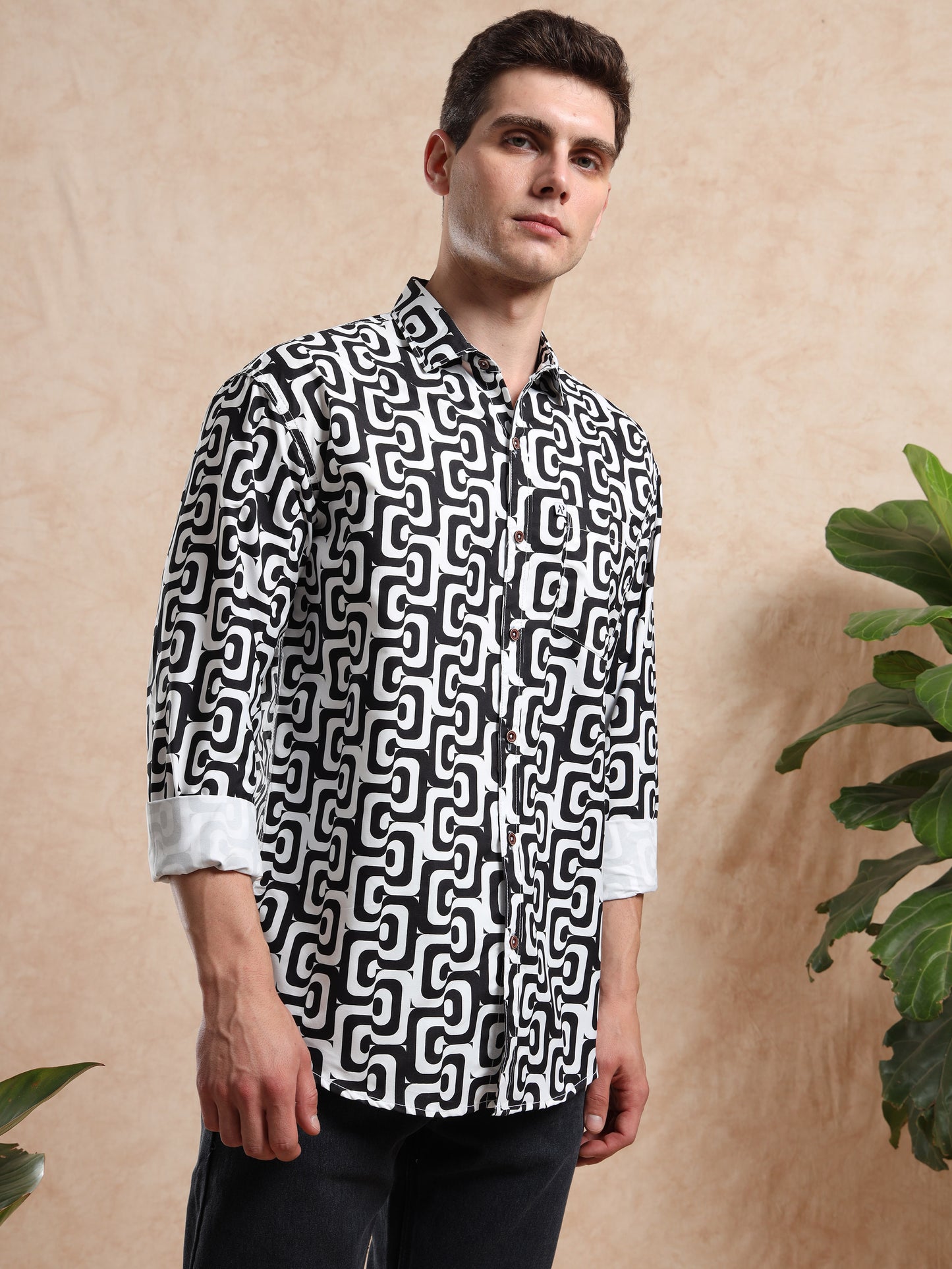 GEOMETRY PRINT Men's Black Geometric Print Shirt