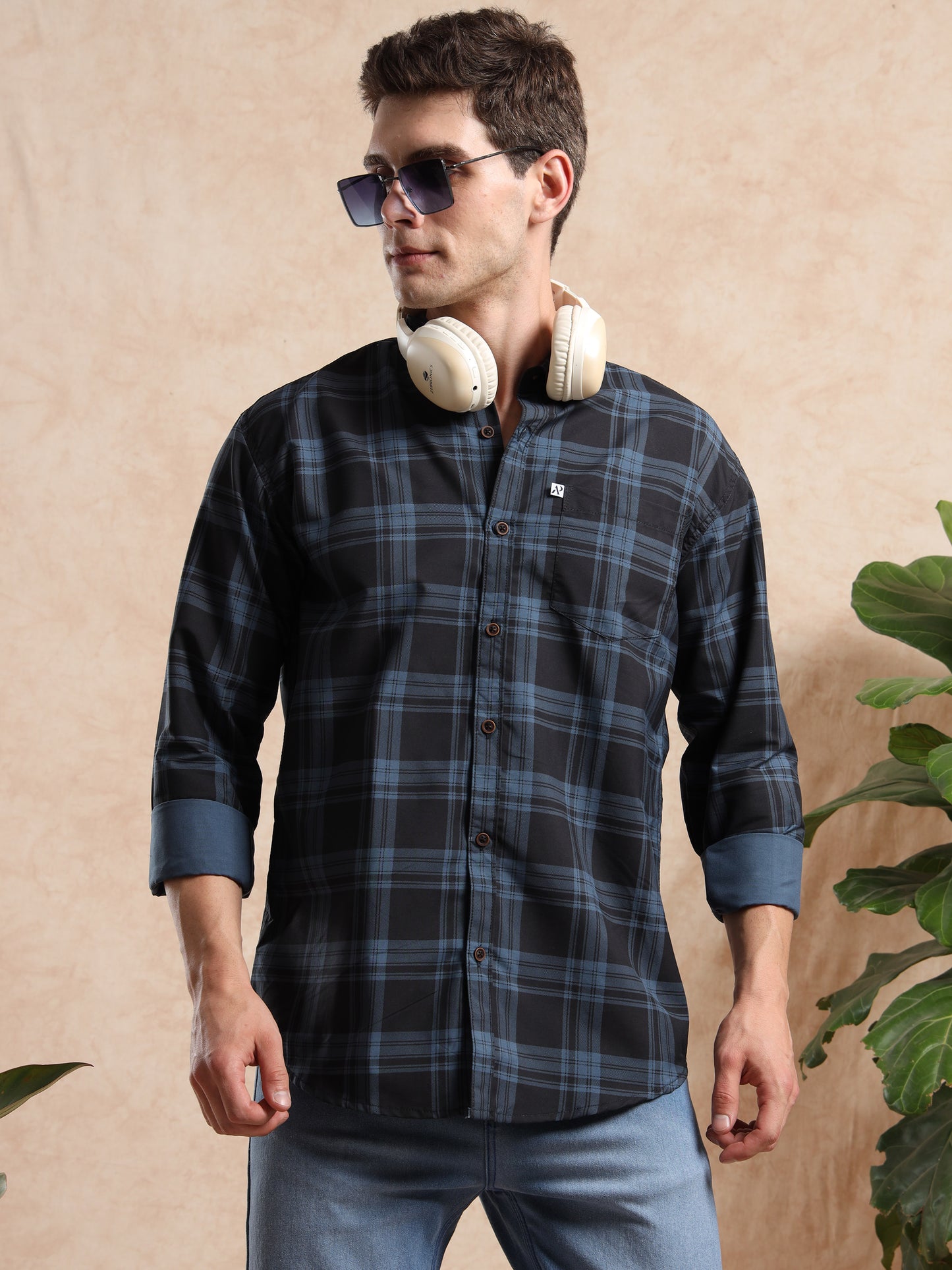 CORNETOCHKS Blue & Black Cotton Blend Checkered Full Sleeve Shirt for Men