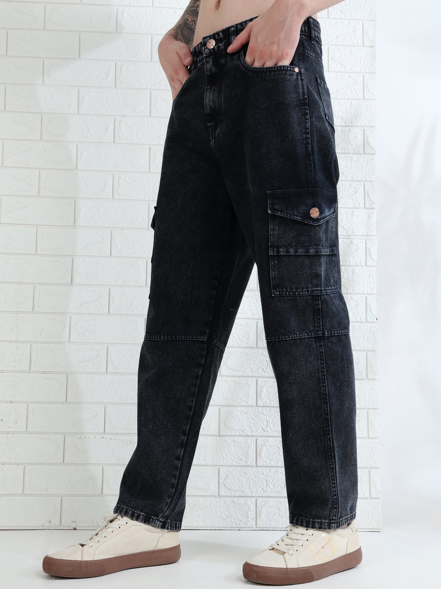 Stylish men's dark grey jeans with relaxed fit and faded wash effect