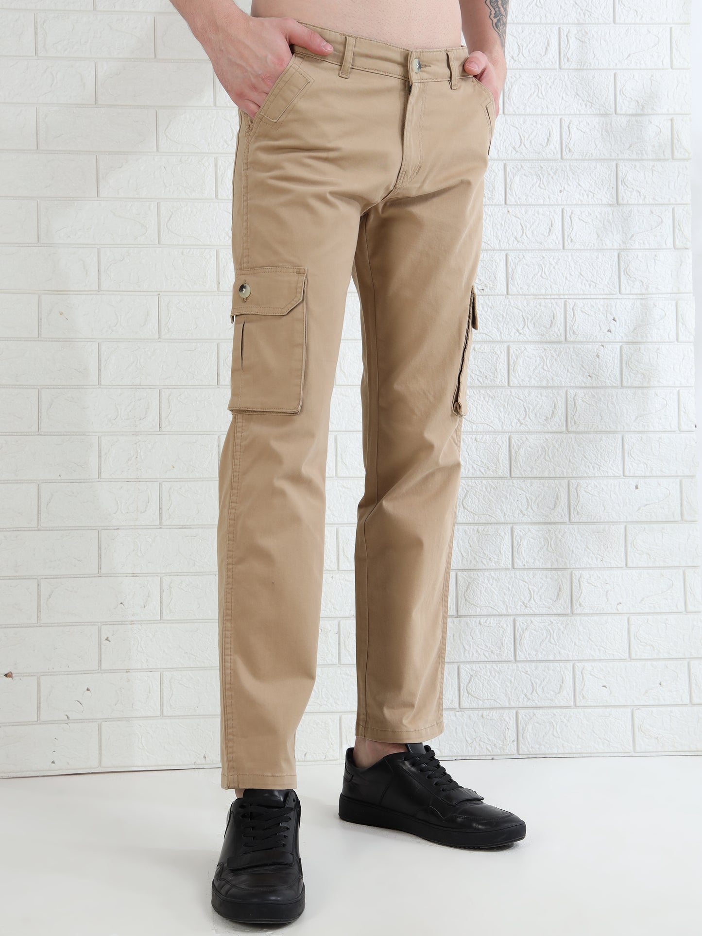 Trendy men's cotton cargos in beige with clean slim fit look