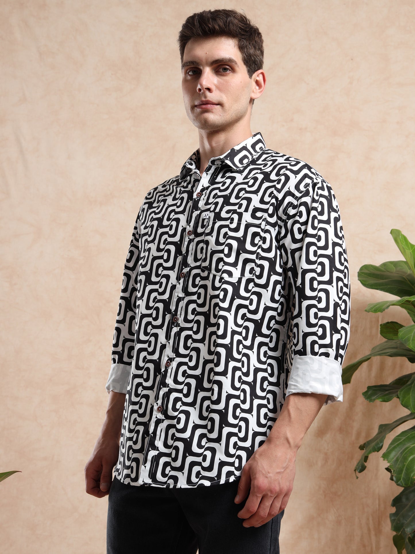 Trendy men, black and white patterned shirt with full sleeves