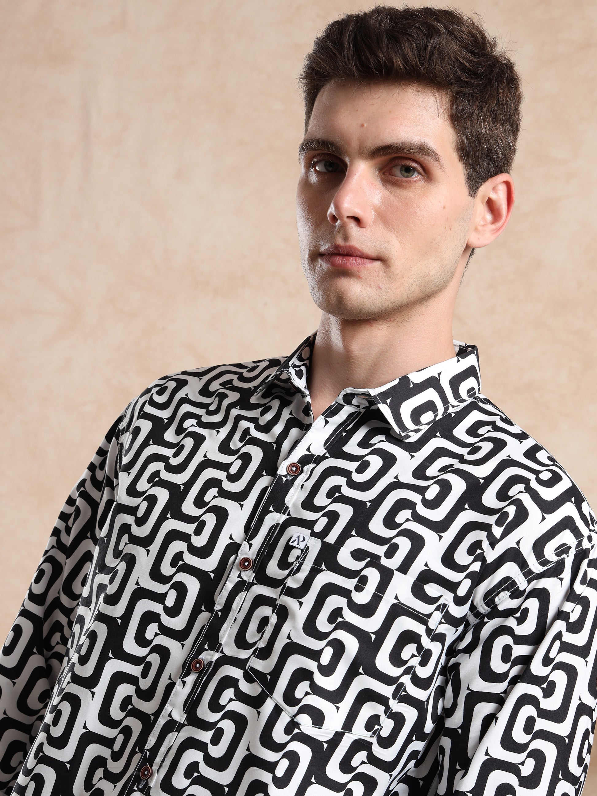 Men, geometric pattern black and white shirt with collar and pocket detail