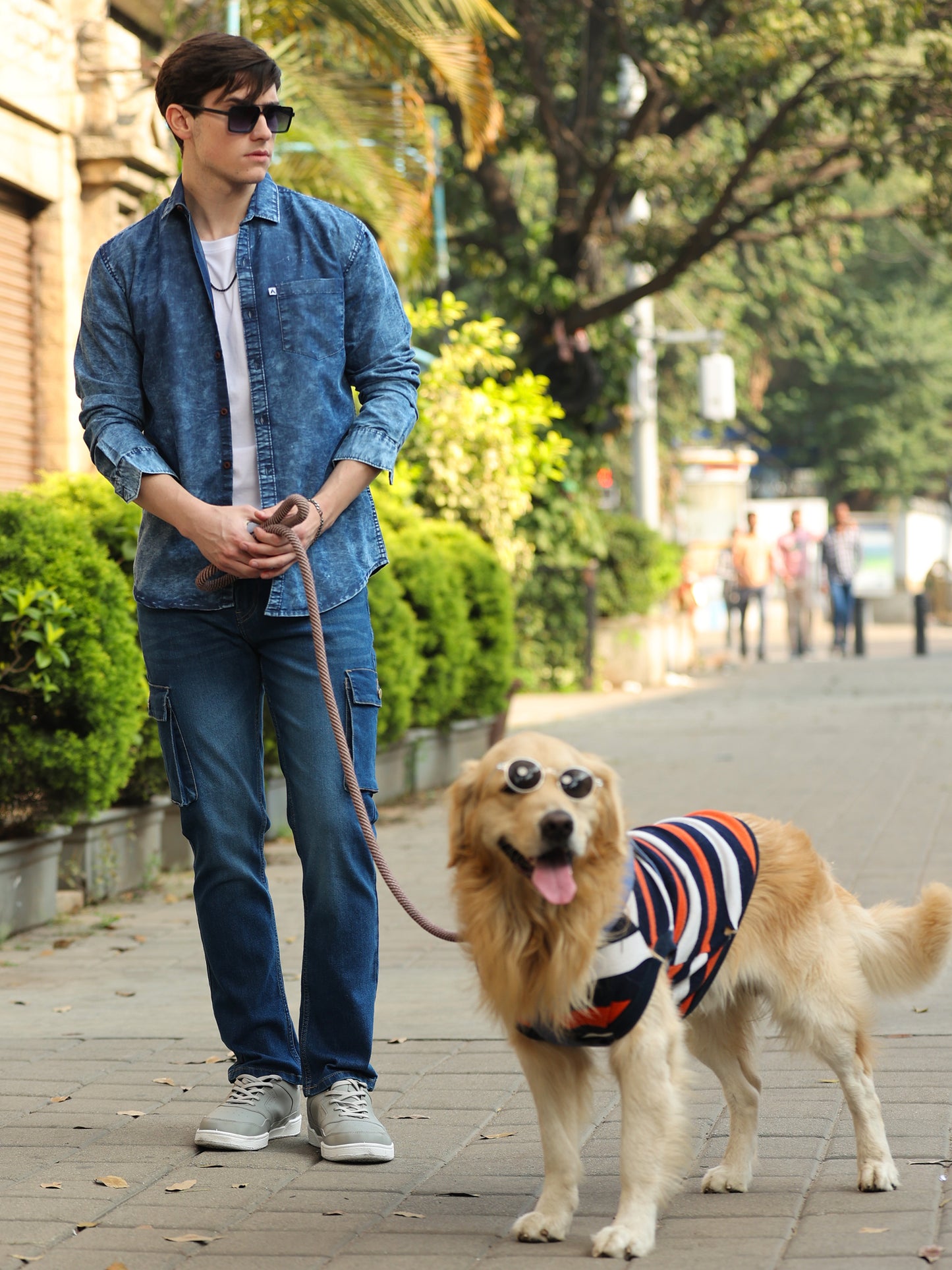 blue denim shirt for men with washed texture and modern fit