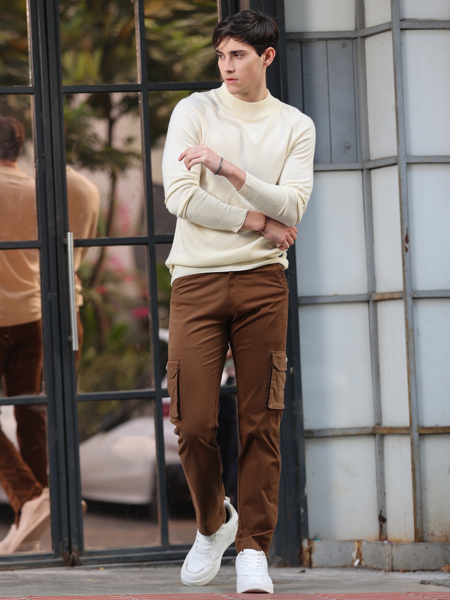 Men's brown cotton cargo pants with side flap pockets