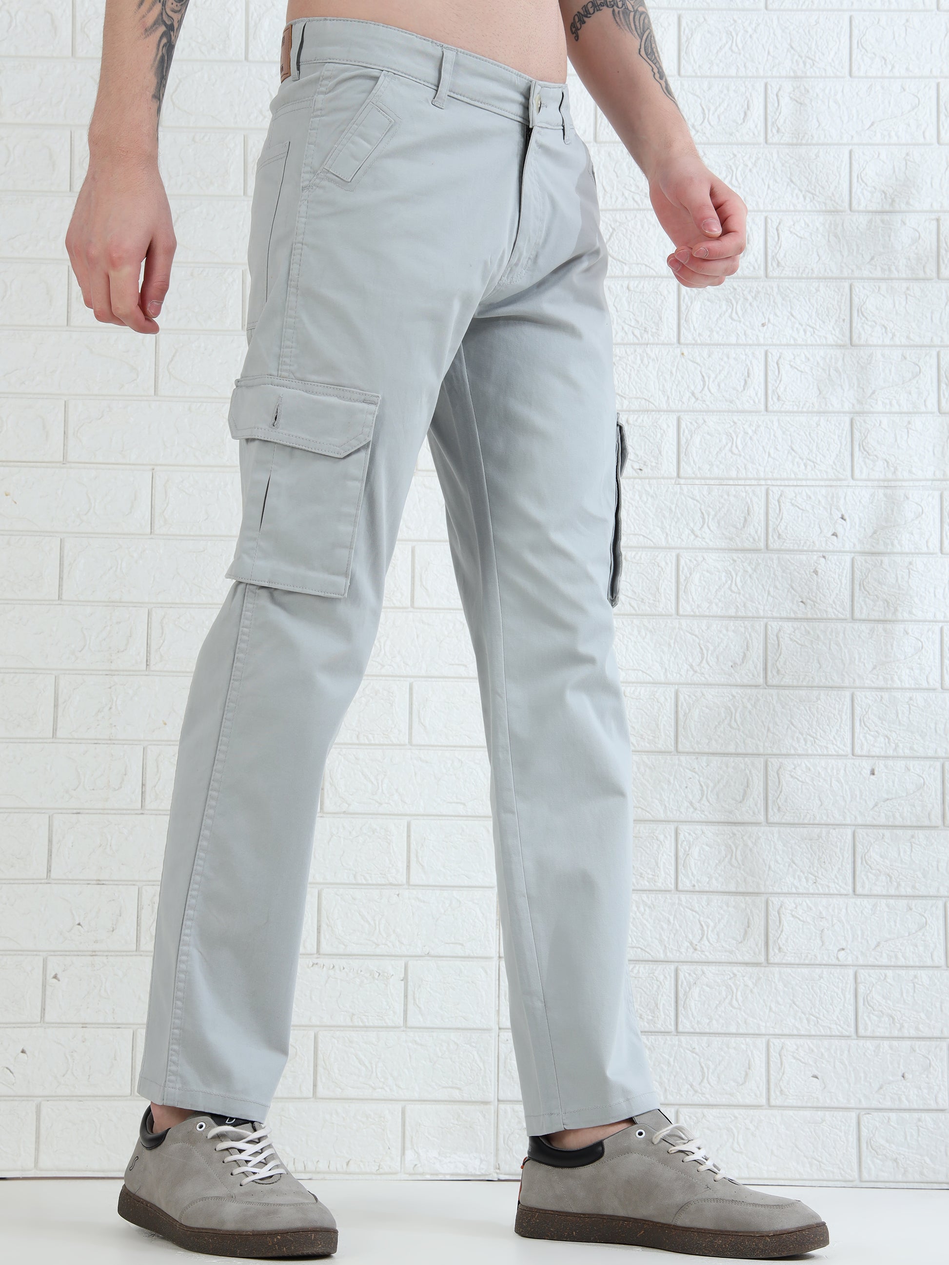 Trendy men's cotton cargos with zipper pocket and straight fit style