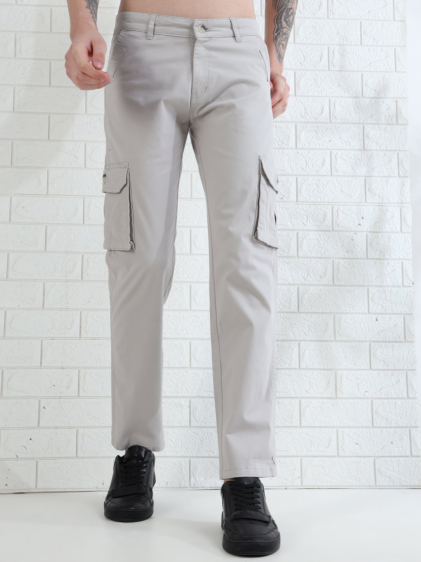 Fashionable men's light grey cargo pants