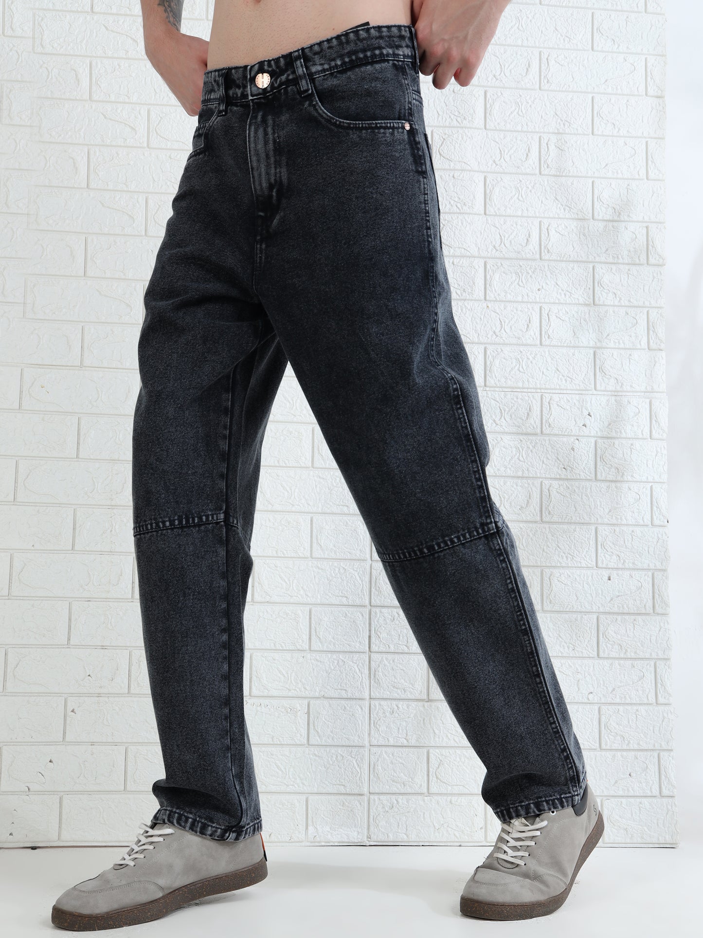 Stylish men's dark grey jeans with relaxed fit and faded wash effect