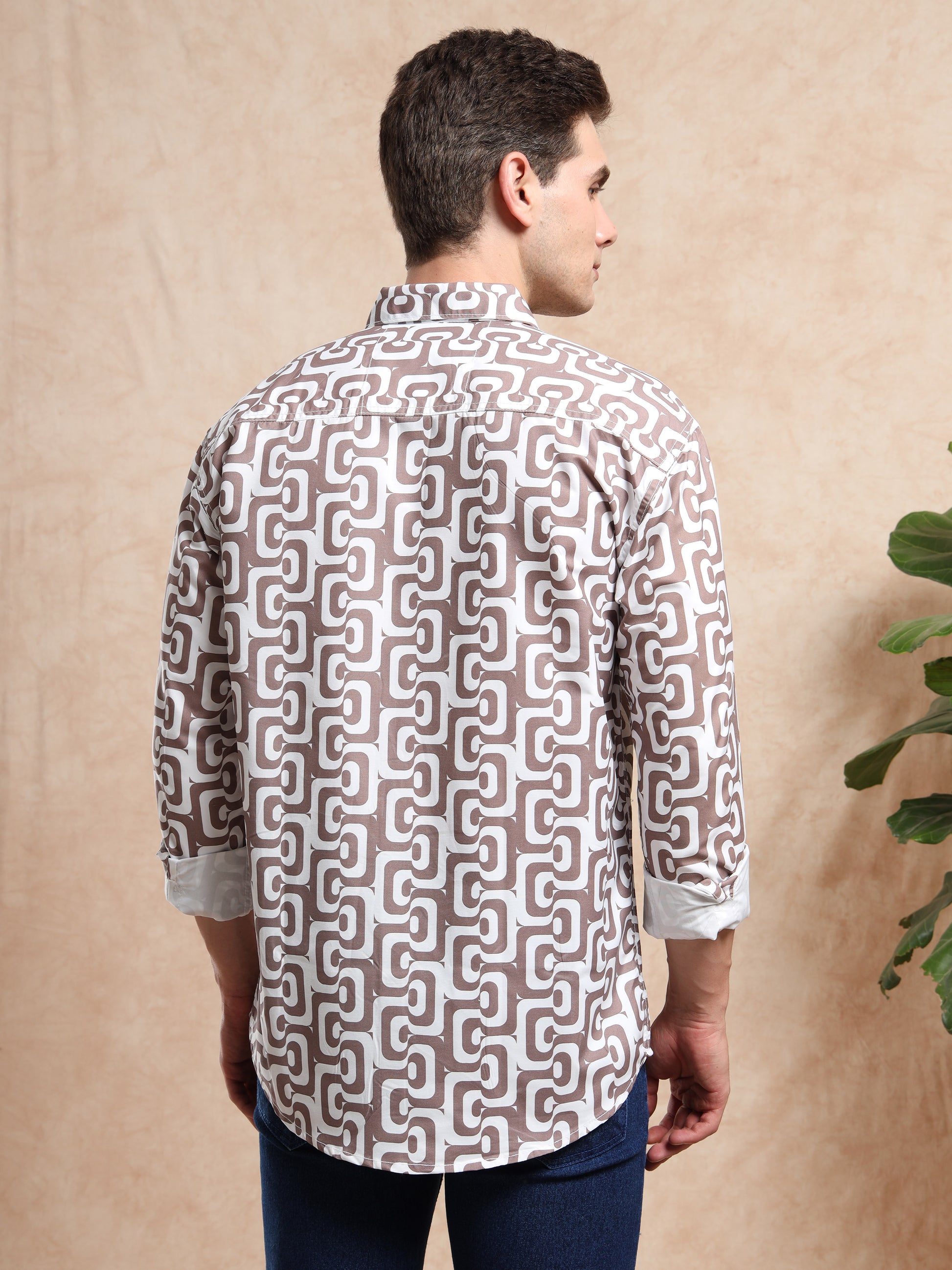 Geometric print men, shirt in ash grey color with button cuffs, stylish back design.