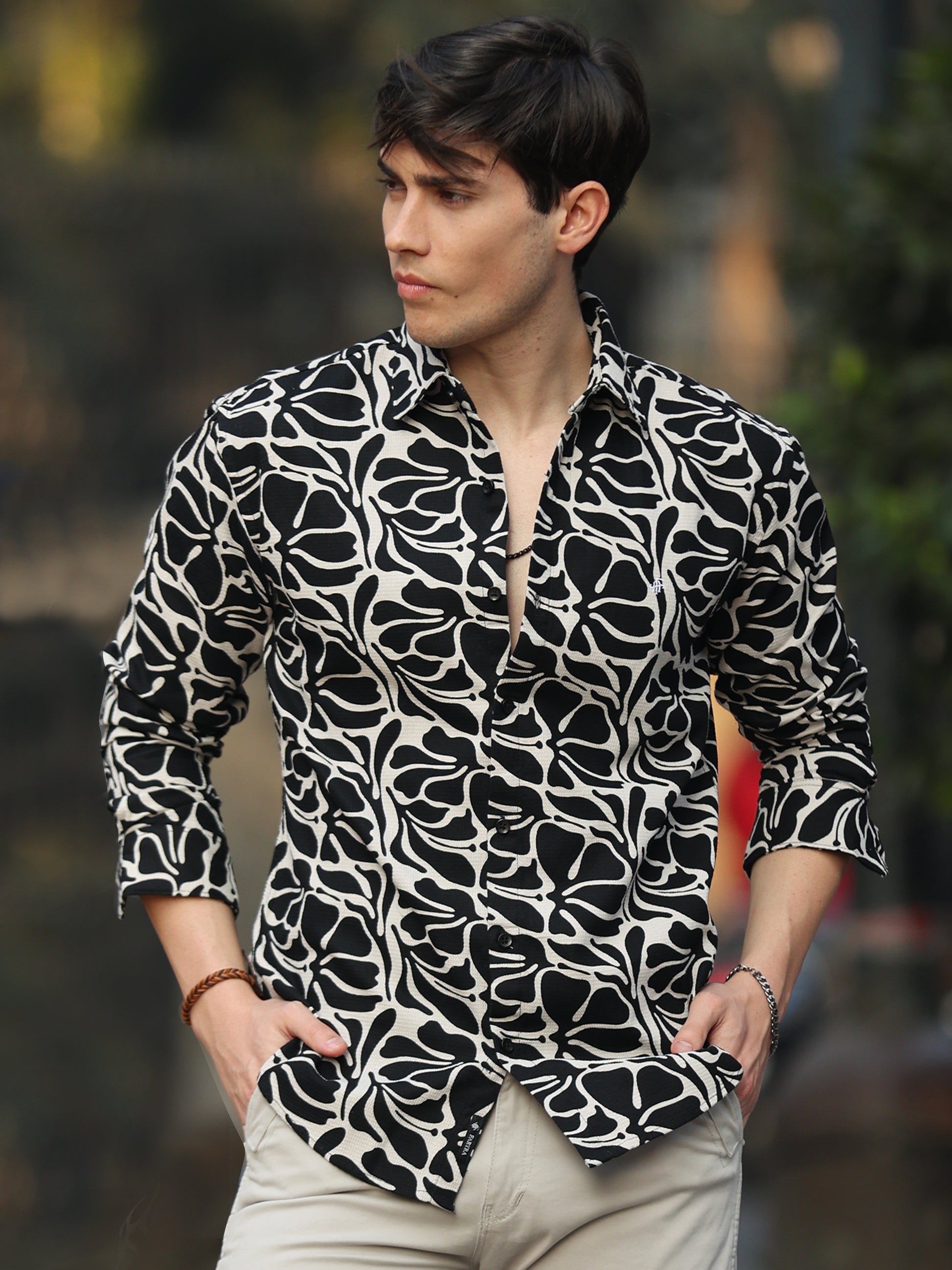 Casual men's printed shirt outfit