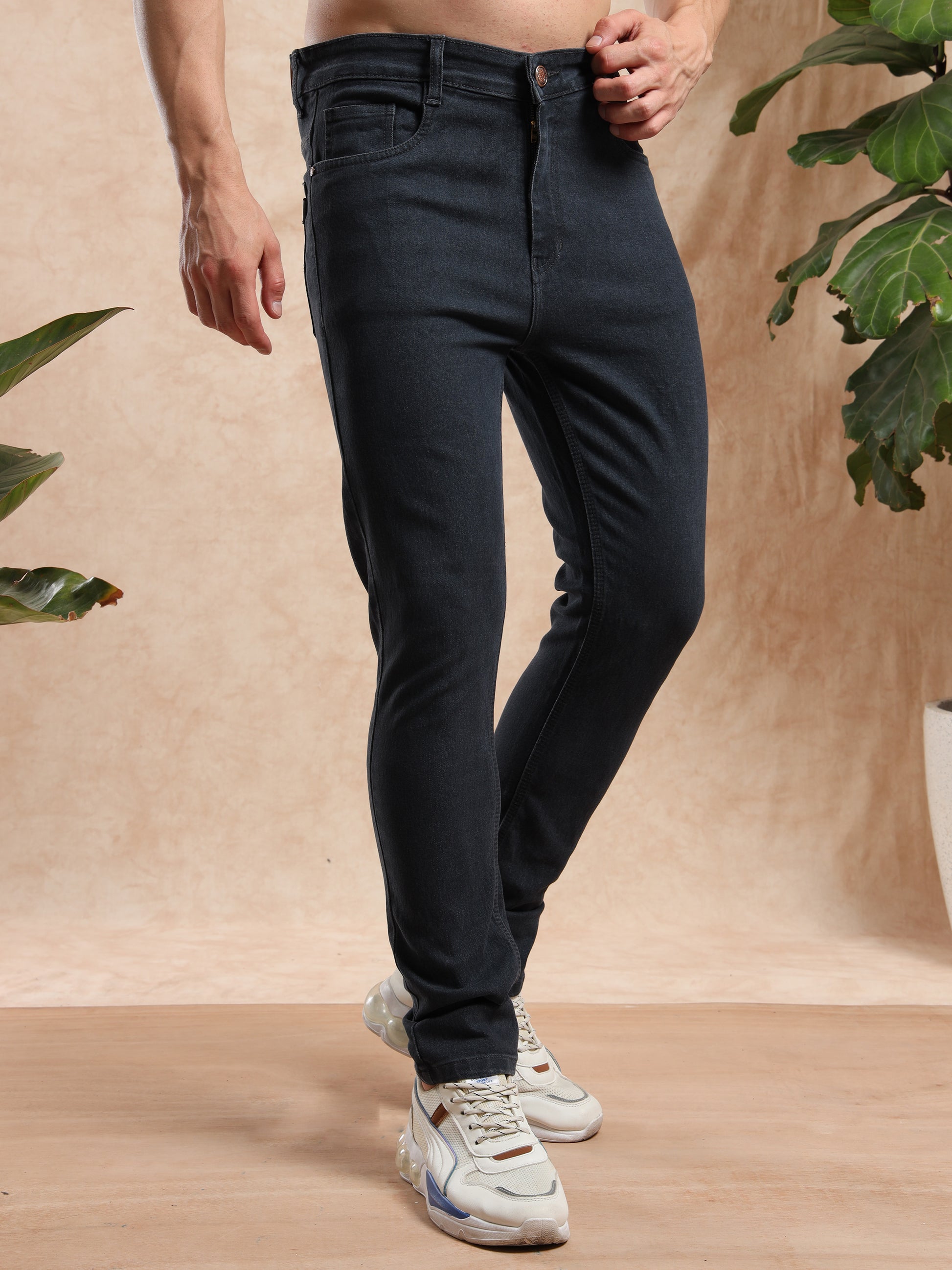 Comfortable slim fit stretch grey jeans for men, trendy everyday denim