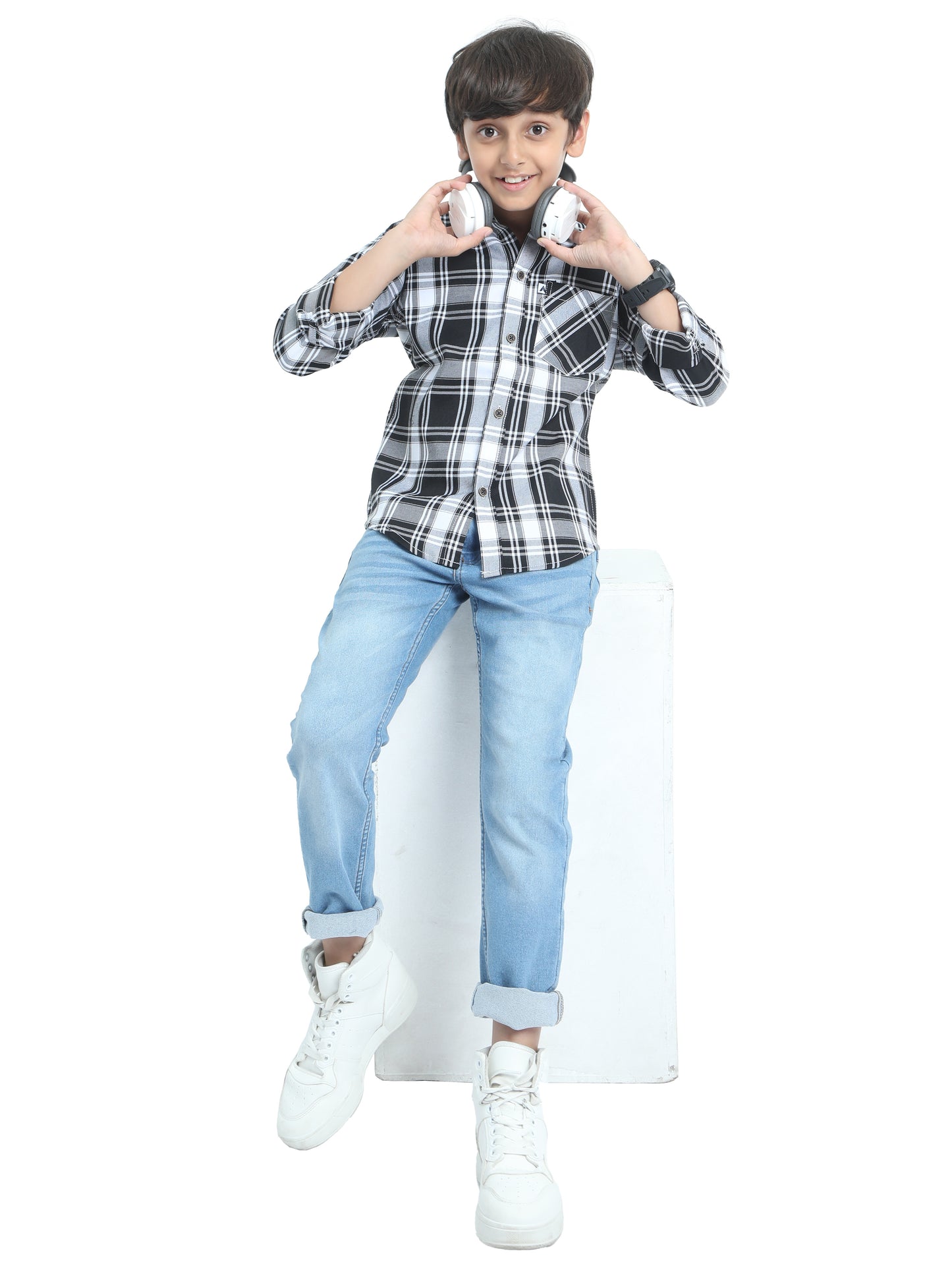 Tiger Checks Cotton Blend Boys White Shirt